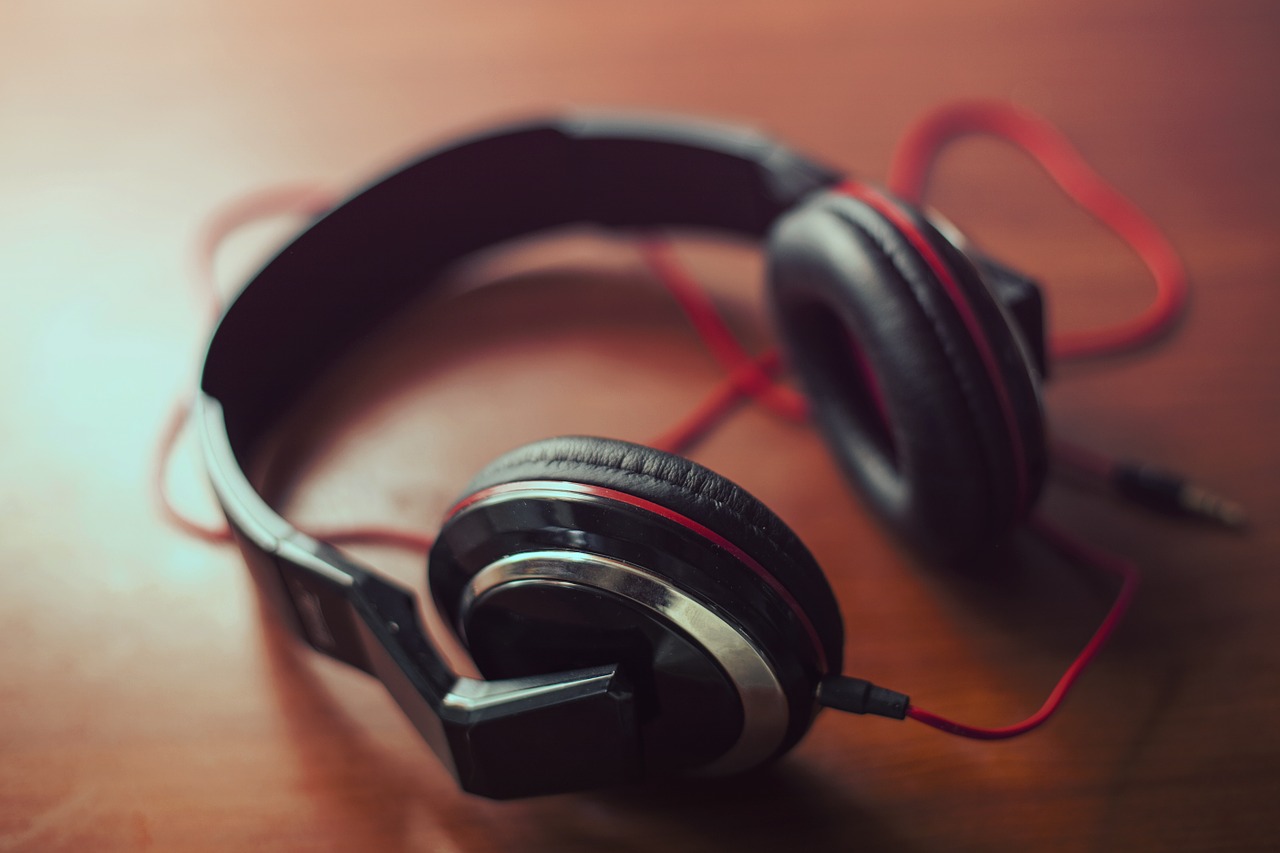 Over-Ear Headphones,headphones, earphones, audio